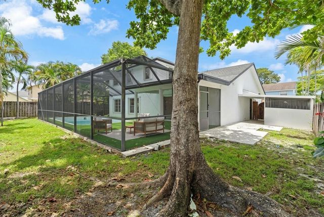 301 NW 78th Terrace, Plantation, FL 33324