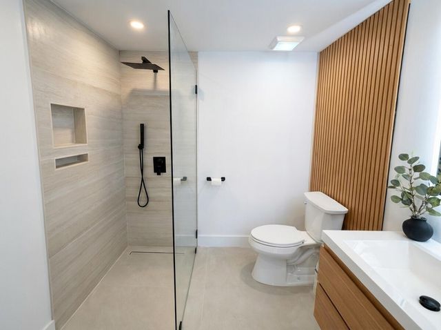 301 NW 78th Terrace, Plantation, FL 33324