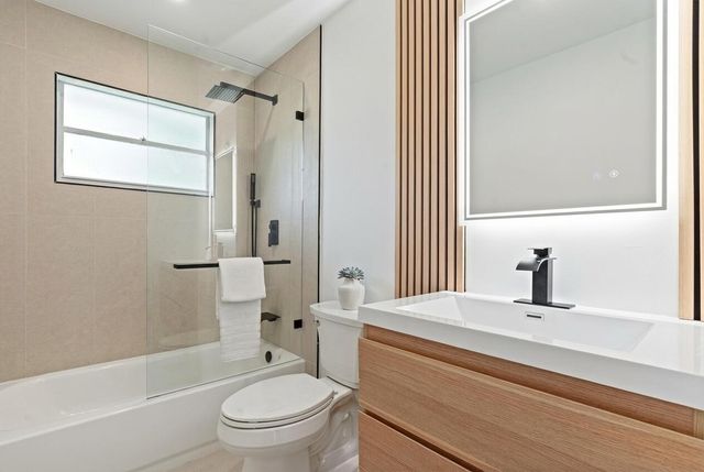 301 NW 78th Terrace, Plantation, FL 33324