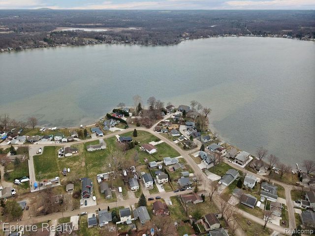 11605 Elmdale Road, Whitmore Lake, MI 48189