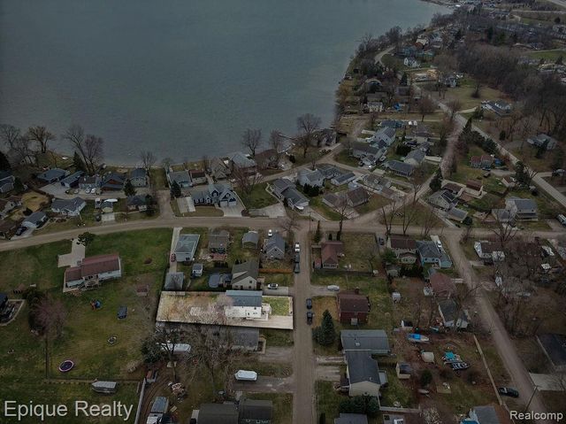 11605 Elmdale Road, Whitmore Lake, MI 48189