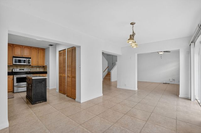 6671 Via Regina 6671, Boca Raton, FL 33433