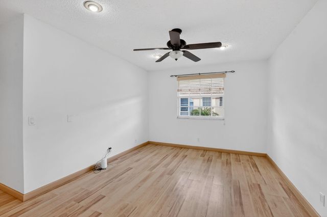 6671 Via Regina 6671, Boca Raton, FL 33433