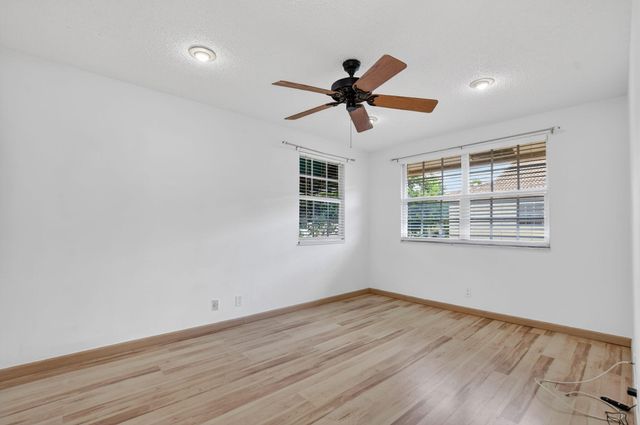 6671 Via Regina 6671, Boca Raton, FL 33433