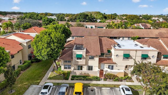 6671 Via Regina 6671, Boca Raton, FL 33433