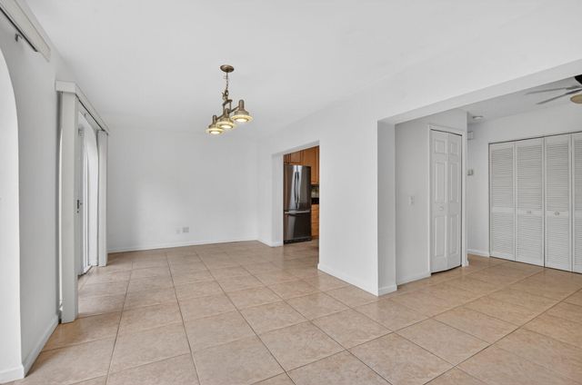 6671 Via Regina 6671, Boca Raton, FL 33433