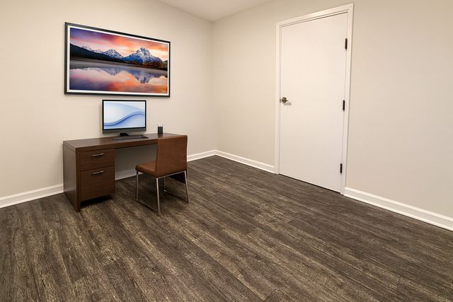 6428 Joliet Road 103, Countryside, IL 60525