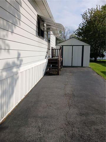 12 Seneca, Manchester, NY 14504