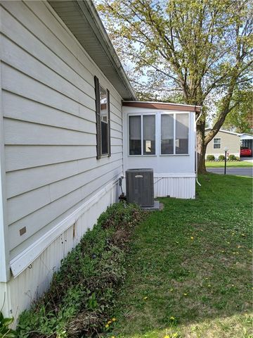12 Seneca, Manchester, NY 14504