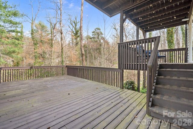 350 21st Avenue Drive NW, Hickory, NC 28601