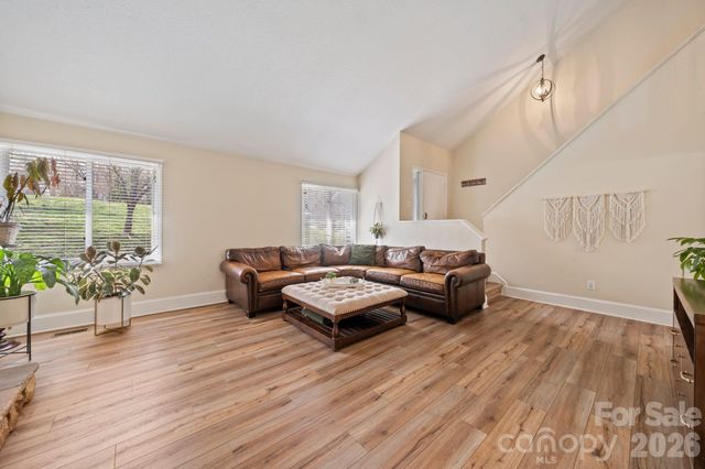350 21st Avenue Drive NW, Hickory, NC 28601