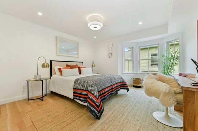 15 Pleasant St 1, Cambridge, MA 02139