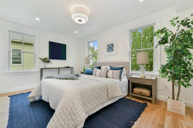 15 Pleasant St 1, Cambridge, MA 02139