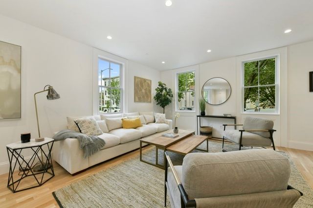 15 Pleasant St 1, Cambridge, MA 02139