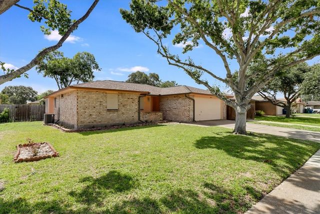 2854 Tumbleweed Dr, Corpus Christi, TX 78410