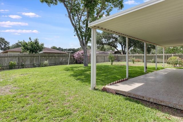 2854 Tumbleweed Dr, Corpus Christi, TX 78410
