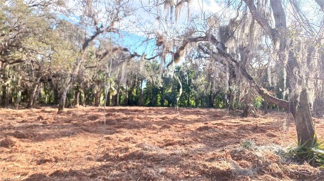 16470 B1 Daughtreys Creek RD, North Fort Myers, FL 33917