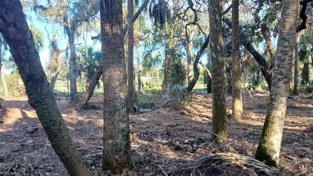 16470 B1 Daughtreys Creek RD, North Fort Myers, FL 33917