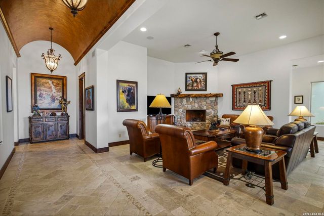 3903 KITE DR, Kerrville, TX 78028