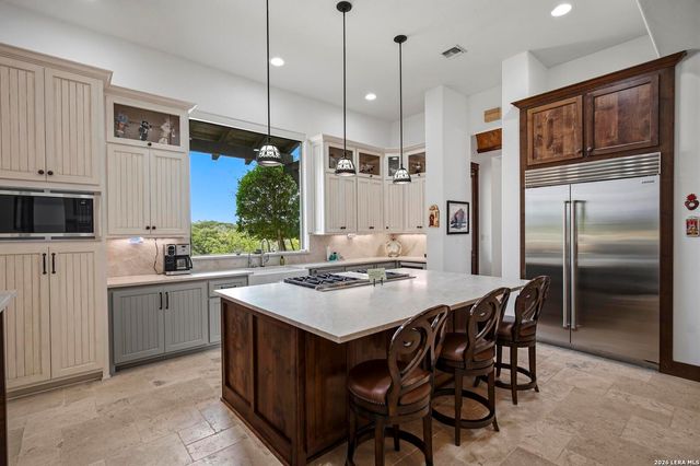 3903 KITE DR, Kerrville, TX 78028