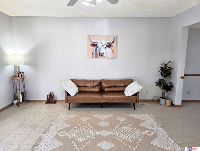 3036 Laredo Drive, Lincoln, NE 68516