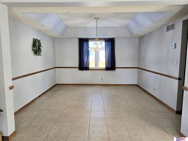 3036 Laredo Drive, Lincoln, NE 68516