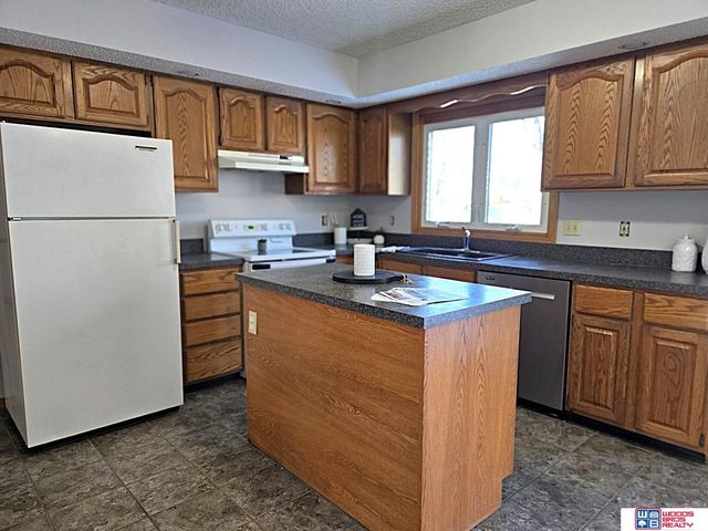 3036 Laredo Drive, Lincoln, NE 68516