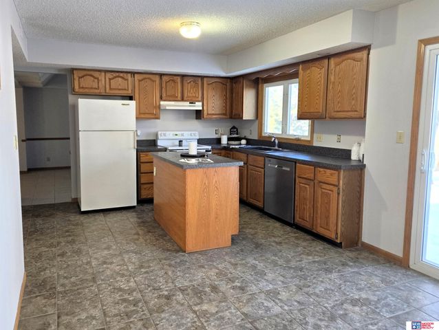 3036 Laredo Drive, Lincoln, NE 68516