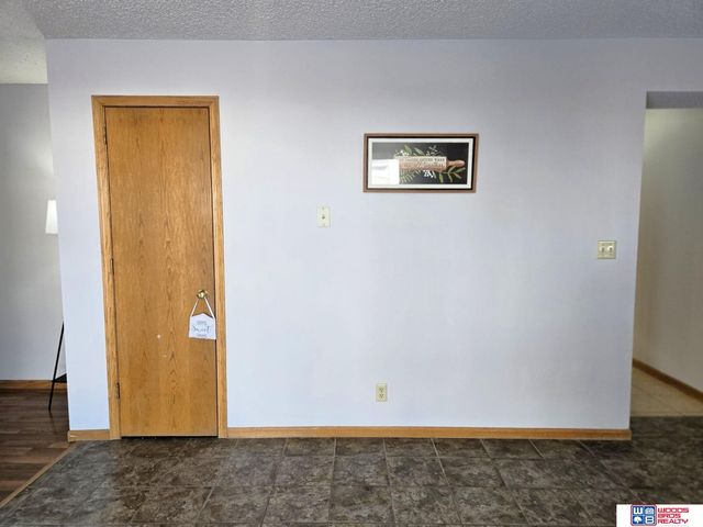 3036 Laredo Drive, Lincoln, NE 68516