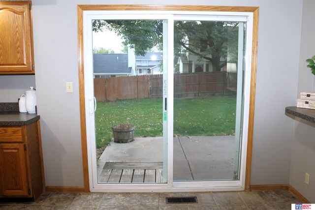 3036 Laredo Drive, Lincoln, NE 68516