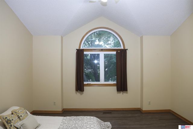 3036 Laredo Drive, Lincoln, NE 68516