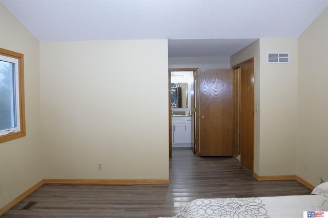 3036 Laredo Drive, Lincoln, NE 68516