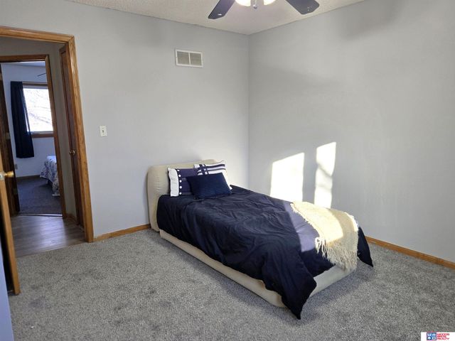 3036 Laredo Drive, Lincoln, NE 68516