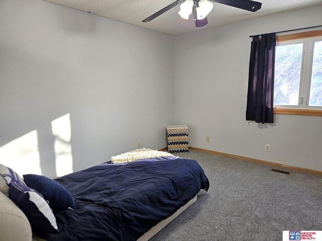 3036 Laredo Drive, Lincoln, NE 68516