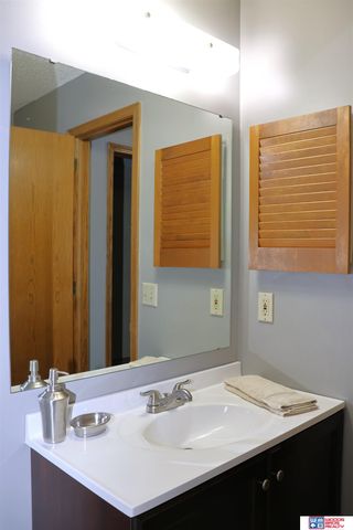 3036 Laredo Drive, Lincoln, NE 68516