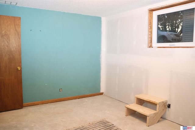 3036 Laredo Drive, Lincoln, NE 68516