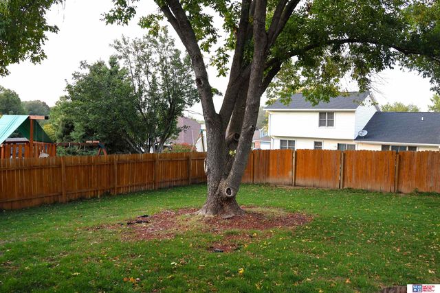 3036 Laredo Drive, Lincoln, NE 68516