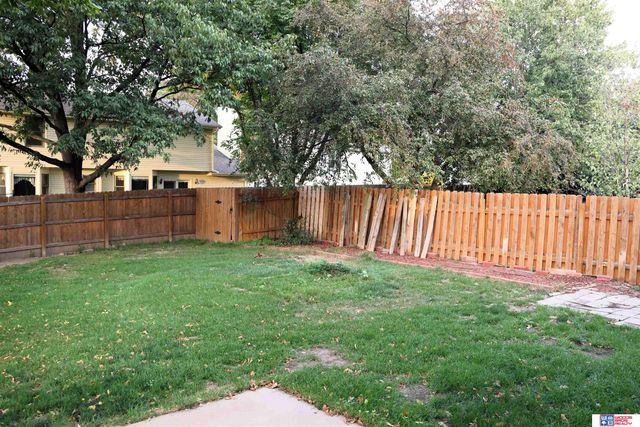 3036 Laredo Drive, Lincoln, NE 68516