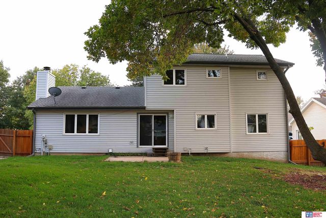 3036 Laredo Drive, Lincoln, NE 68516