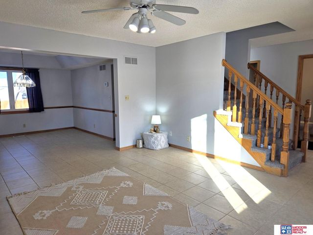 3036 Laredo Drive, Lincoln, NE 68516