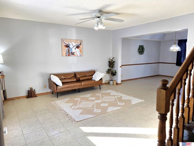 3036 Laredo Drive, Lincoln, NE 68516