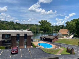 130 Wilshire Drive, 34, Hollister, MO 65672