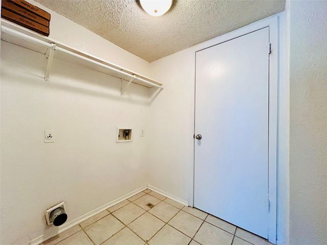 8800 Clearbrook TRL B, Austin, TX 78729