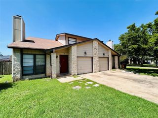 8800 Clearbrook TRL B, Austin, TX 78729