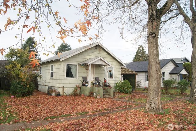 1041 7th Avenue, Longview, WA 98632