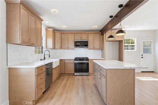 980 W Edgehill, San Bernardino, CA 92405