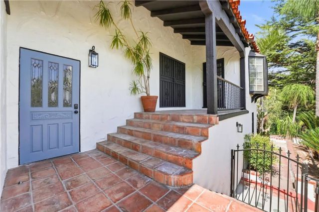 980 W Edgehill, San Bernardino, CA 92405