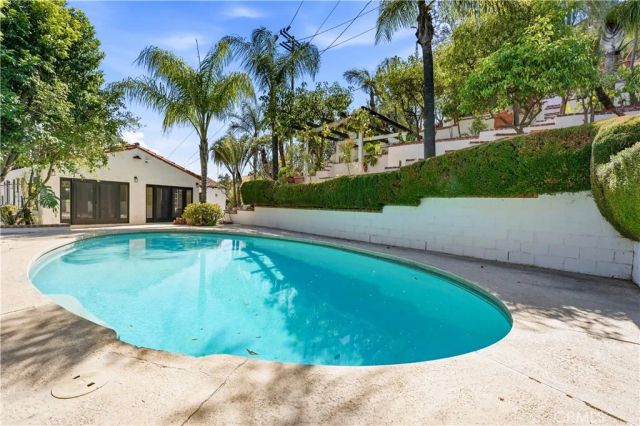 980 W Edgehill, San Bernardino, CA 92405