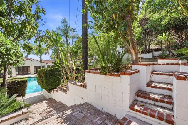 980 W Edgehill, San Bernardino, CA 92405