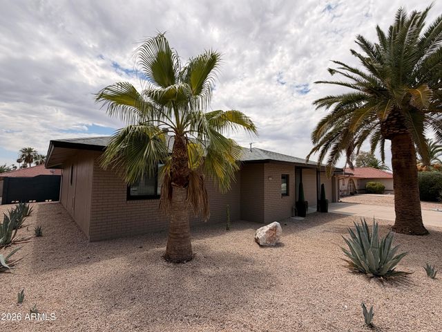 13139 W SEVILLE Drive, Sun City West, AZ 85375